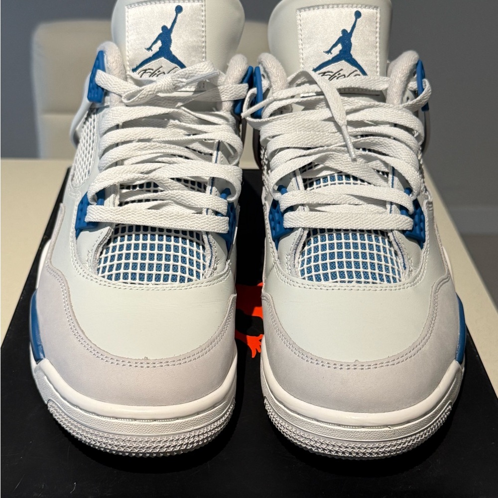 Jordan 4 Retro - Picture 2 of 6